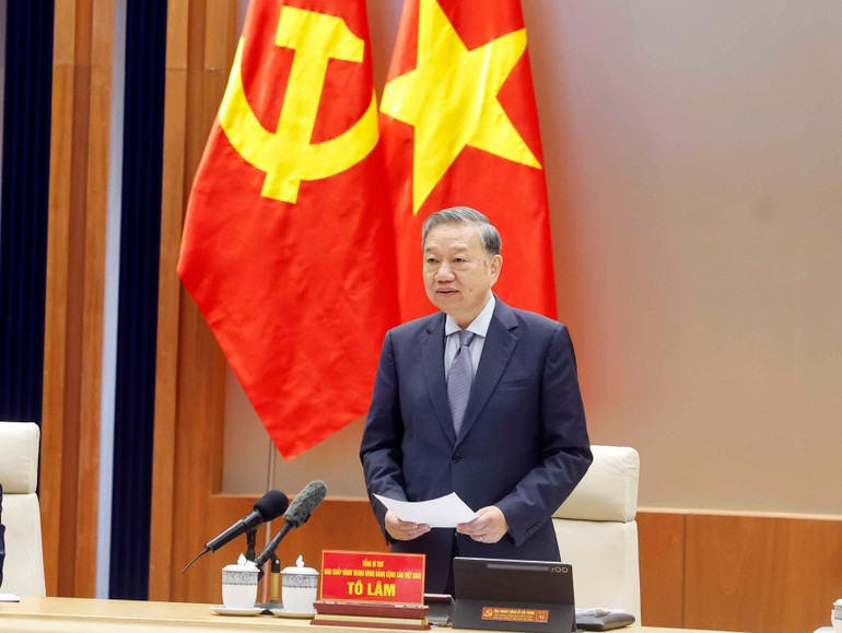 Генеральный секретарь ЦК КПВ То Лам выступает с речью. (Фото: ВИА)