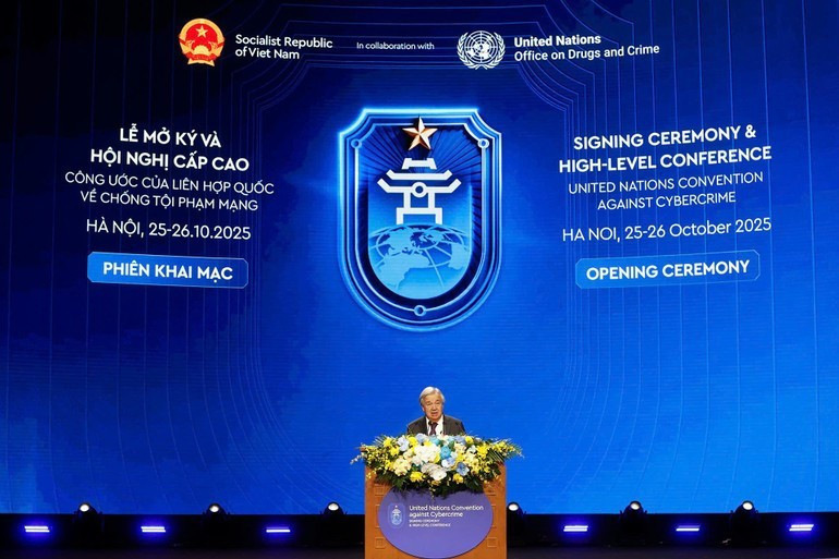 Генеральный секретарь ООН Антониу Гутерриш выступает на церемонии открытия для подписания Конвенции ООН против киберпреступности. (Фото: Тхюи Нгуен) Генеральный секретарь ООН Антониу Гутерриш выступает на церемонии открытия для подписания Конвенции ООН против киберпреступности. (Фото: Тхюи Нгуен)