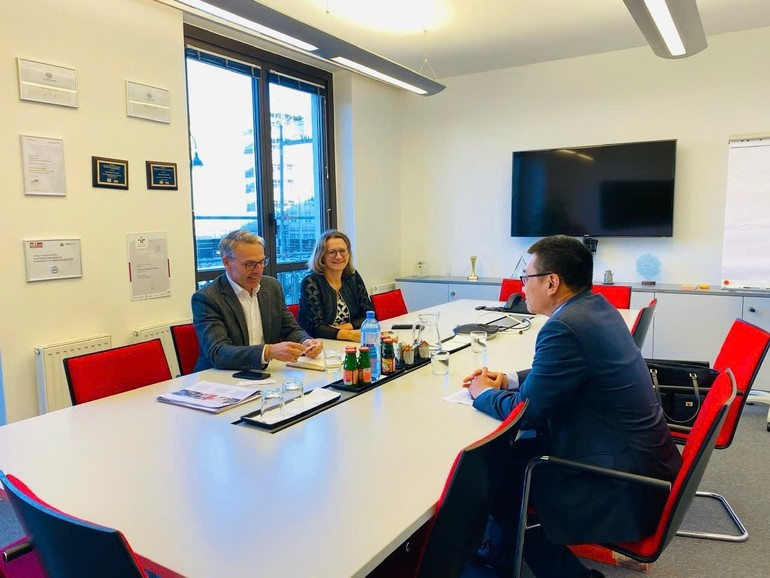 Общий вид рабочей встречи. anh-06.jpg