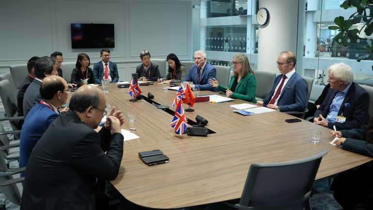 Фото: ВИА anh-04-3076.jpg