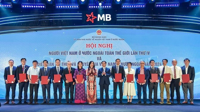 Предприятия и организации зарубежных диаспор подписали 10 меморандумов о взаимопонимании с органами, организациями и предприятиями Вьетнама в рамках 4-й Всемирной конференции вьетнамцев за рубежом в августе 2024 года. (Фото: Государственный комитет по делам вьетнамцев, проживающих за рубежом)