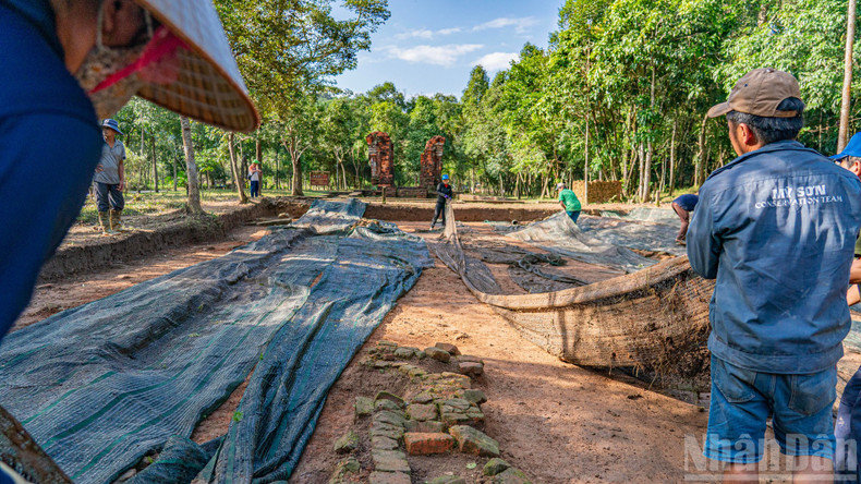 Ширина «священной дороги» достигает 7,9 м.
