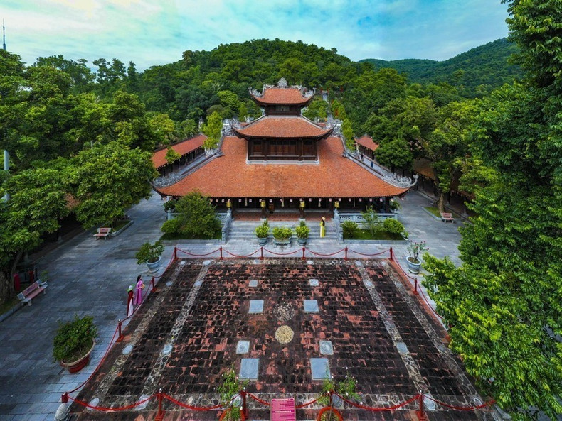 Фундамент старого сооружения Кыу Фам Льен Хоа (Девятиуровневой башни лотосов) в пагоде Коншон был обнаружен во время археологических раскопок 2014–2015 годов. (Фото: ВИА)