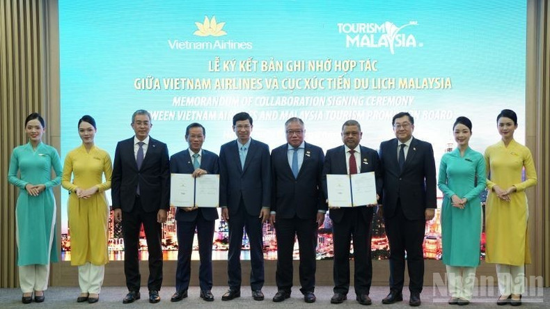 Vietnam Airlines и Управление по продвижению туризма Малайзии подписали меморандум о сотрудничестве по расширению авиасвязи и продвижению туристических направлений. anh-14-malaysia.jpg