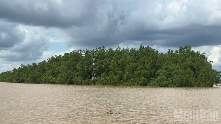 Конхо лежит у тихой, спокойной реки Котьиен.