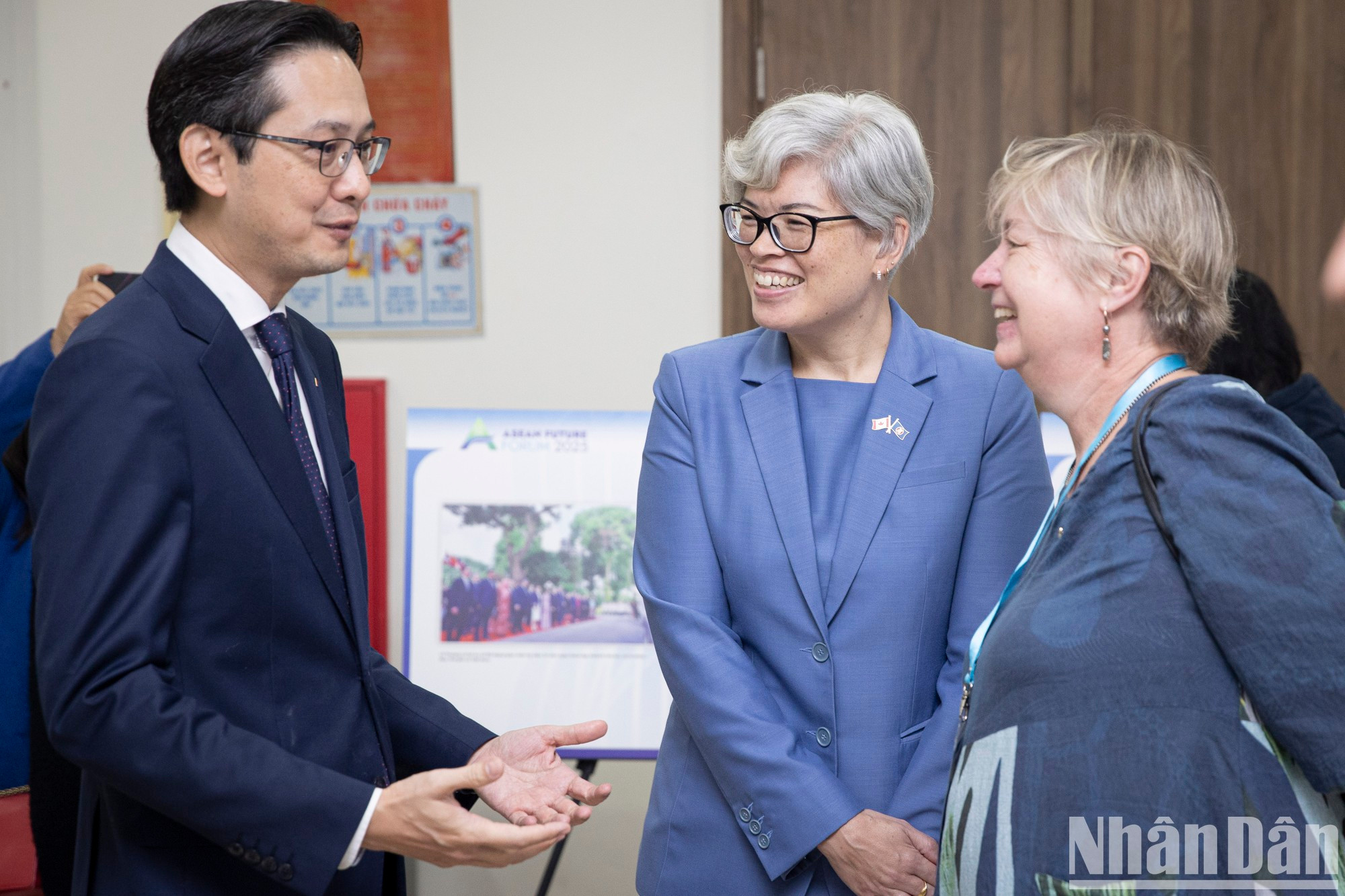 AFF 2025 года проходит в течение двух дней и включает много официальных пленарных заседаний. AFF 2025 года проходит в течение двух дней и включает много официальных пленарных заседаний.