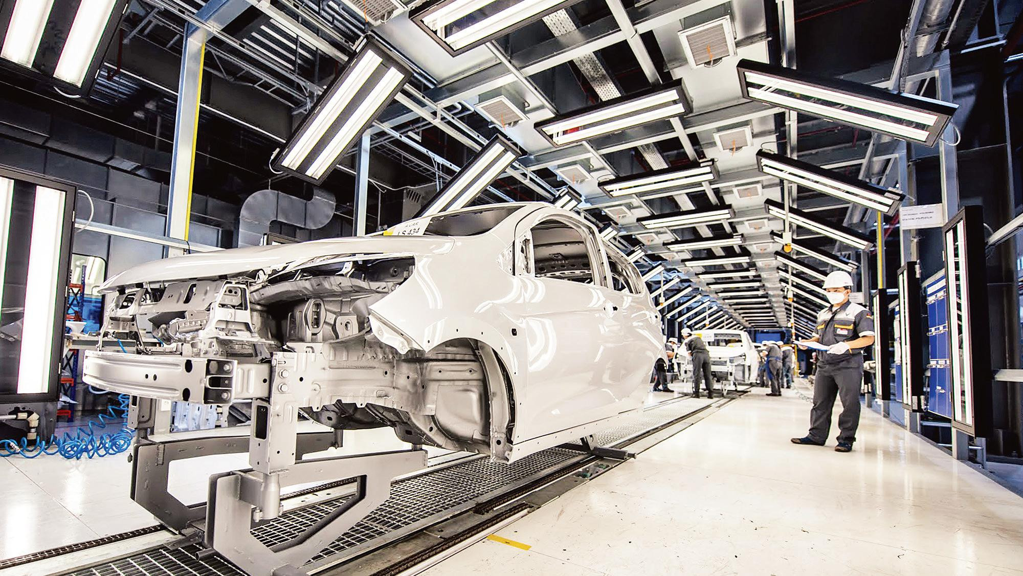 Линии по производству автомобилей на автомобильном заводе Vinfast, промышленный парк Диньву, город Хайфон. Фото: Вьет Тюнг Линии по производству автомобилей на автомобильном заводе Vinfast, промышленный парк Диньву, город Хайфон. Фото: Вьет Тюнг