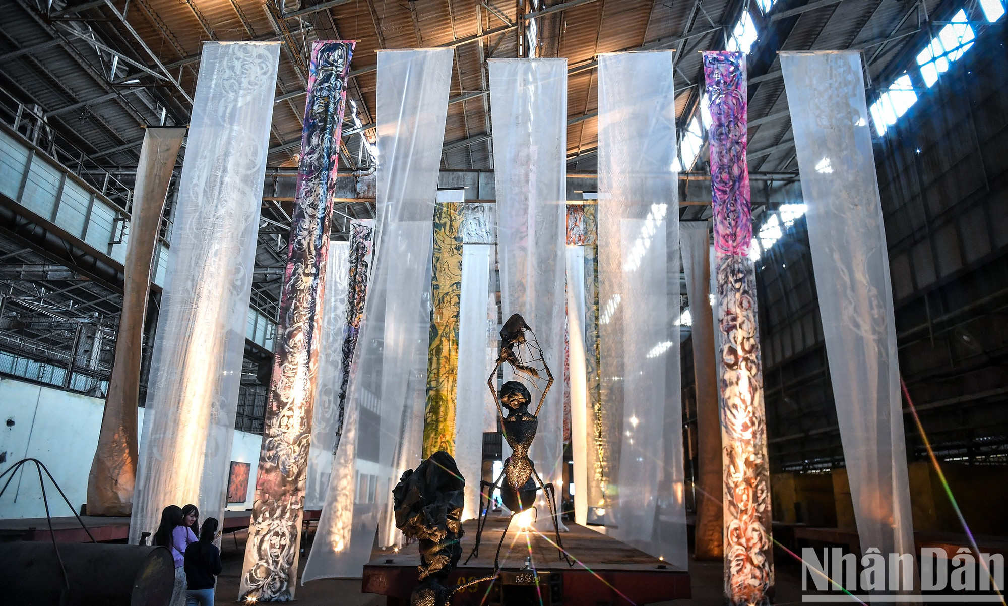 На территории завода расположено около 10 художественных пространств и площадок для проведения мероприятий в рамках Ханойского фестиваля креативного дизайна 2023 г.