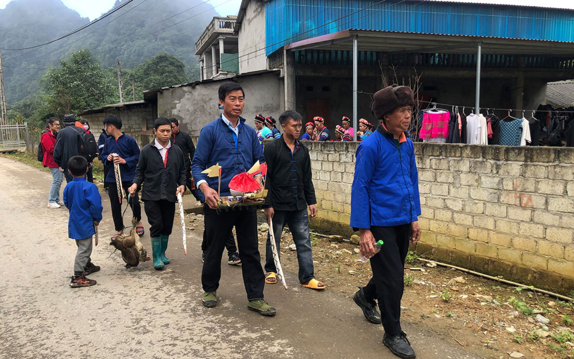 Церемония изгнания призраков народности Фула. Фото: Нгуен Лоан Церемония изгнания призраков народности Фула. Фото: Нгуен Лоан