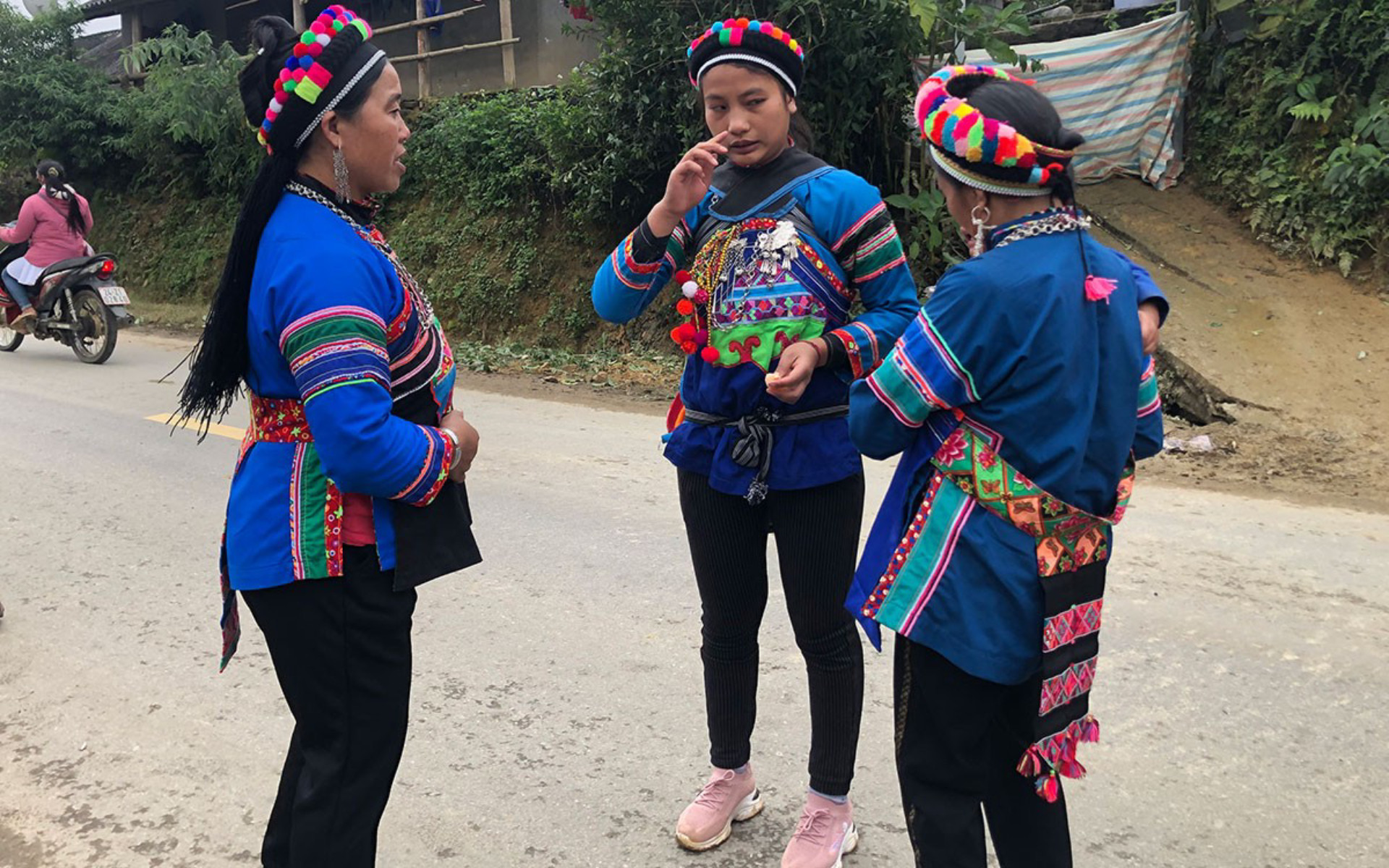 Женщины народности Фула. Фото: Тует Лоан Женщины народности Фула. Фото: Тует Лоан