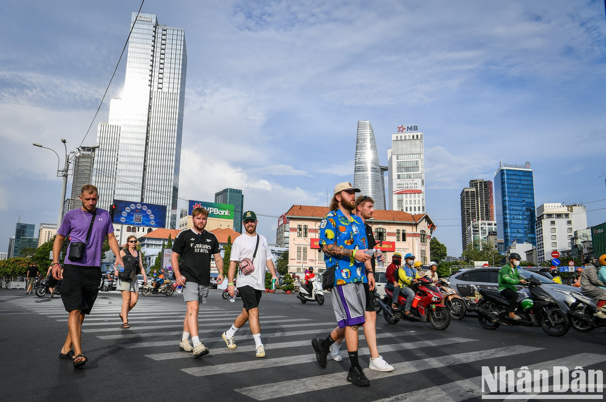 В последние годы Департамент туризма города осуществил множество решений для укрепления и создания новых туристических продуктов, чтобы привлечь внутренних и иностранных туристов в город и удержать их на более длительный срок.