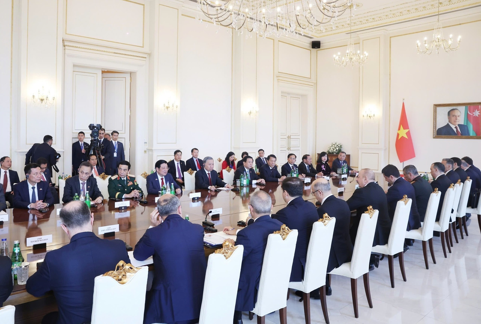 Стороны проводят переговоры. Фото: ВИА