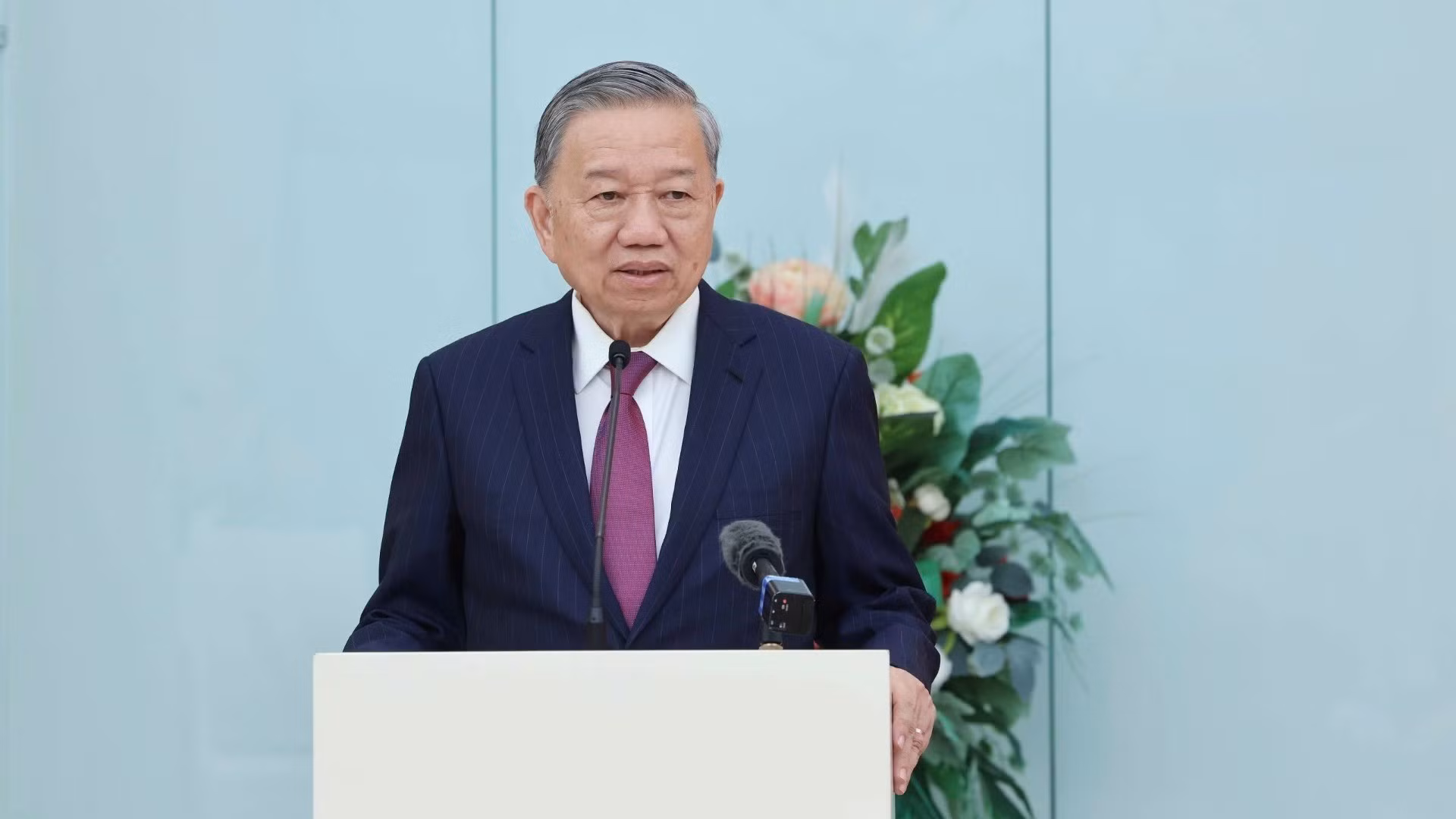 Генеральный секретарь ЦК КПВ То Лам выступает на встрече. Фото: ВИА