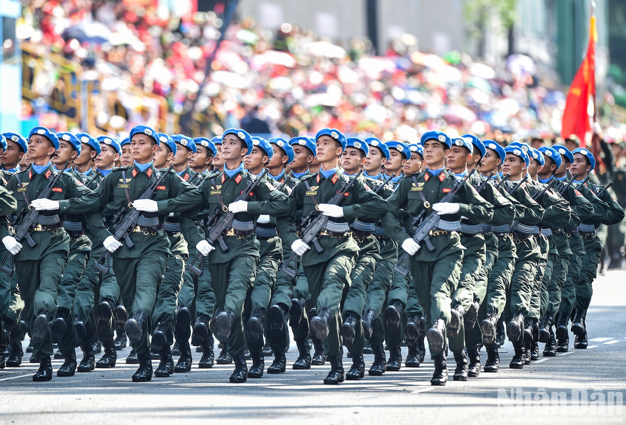 Парадная коробка мужчин-офицеров миротворческих сил ООН. Парадная коробка мужчин-офицеров миротворческих сил ООН.