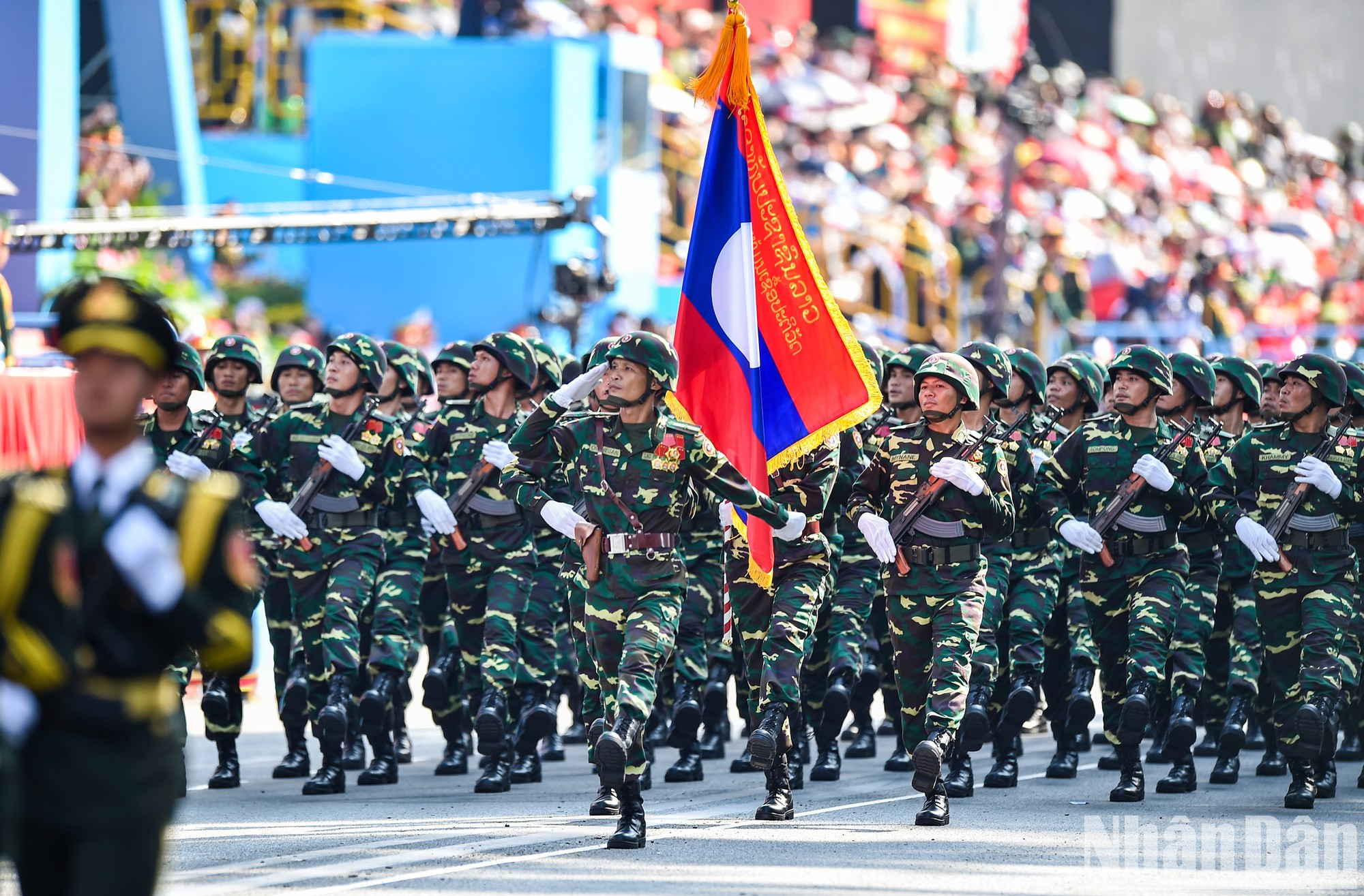 Делегация Народных вооруженных сил Лаоса принимает участие в генеральной репетиции. Делегация Народных вооруженных сил Лаоса принимает участие в генеральной репетиции.