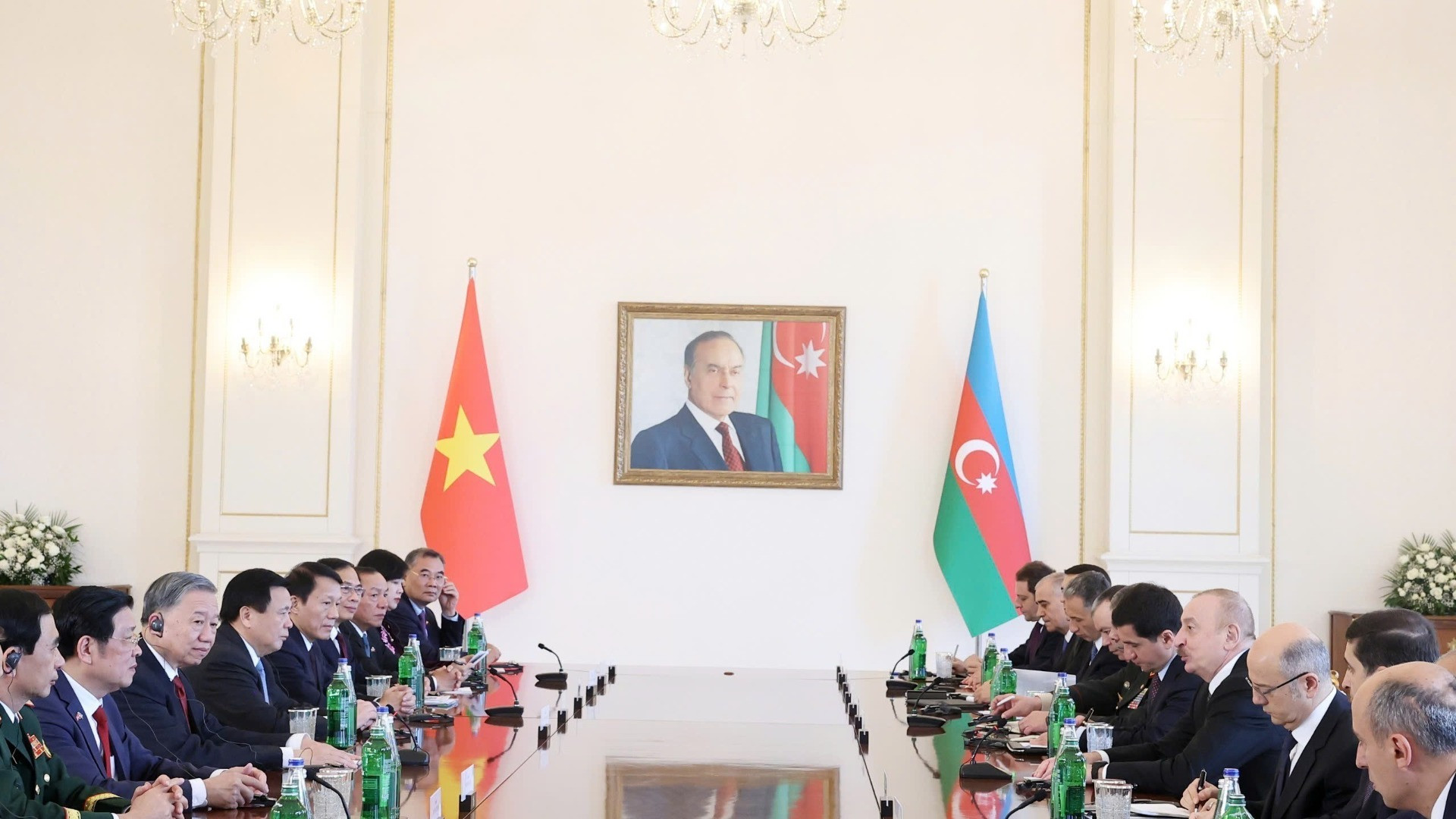 Генеральный секретарь ЦК КПВ То Лам и Президент Азербайджана Ильхам Алиев проводят переговоры. Фото: ВИА
