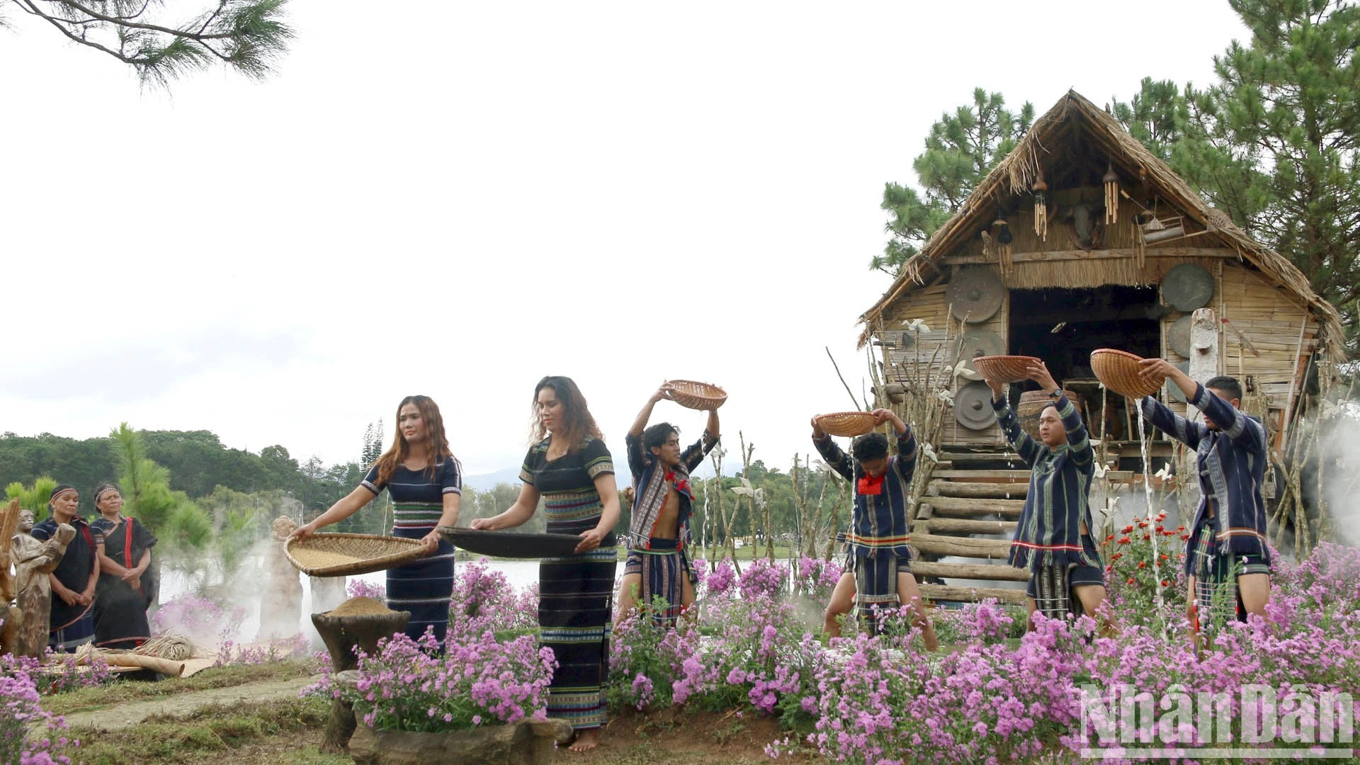 Это одно из мероприятий, приуроченных к 130-летию образования и развития г. Далата (1893-2023 гг.). Это одно из мероприятий, приуроченных к 130-летию образования и развития г. Далата (1893-2023 гг.).