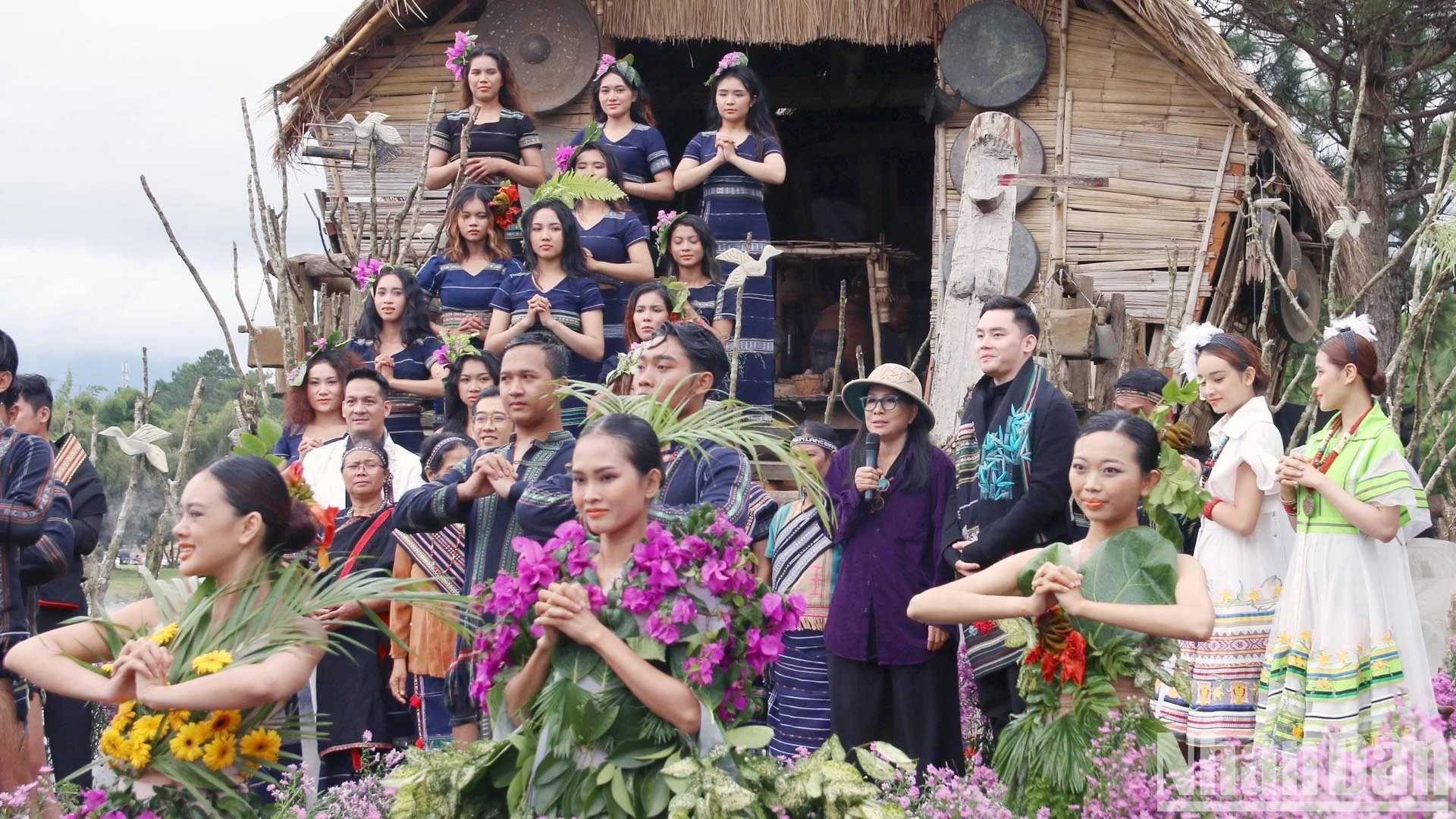 Благодаря этому будет обеспечиваться лучшая жизнь для людей, что способствует местному социально-экономическому и культурному развитию. Благодаря этому будет обеспечиваться лучшая жизнь для людей, что способствует местному социально-экономическому и культурному развитию.