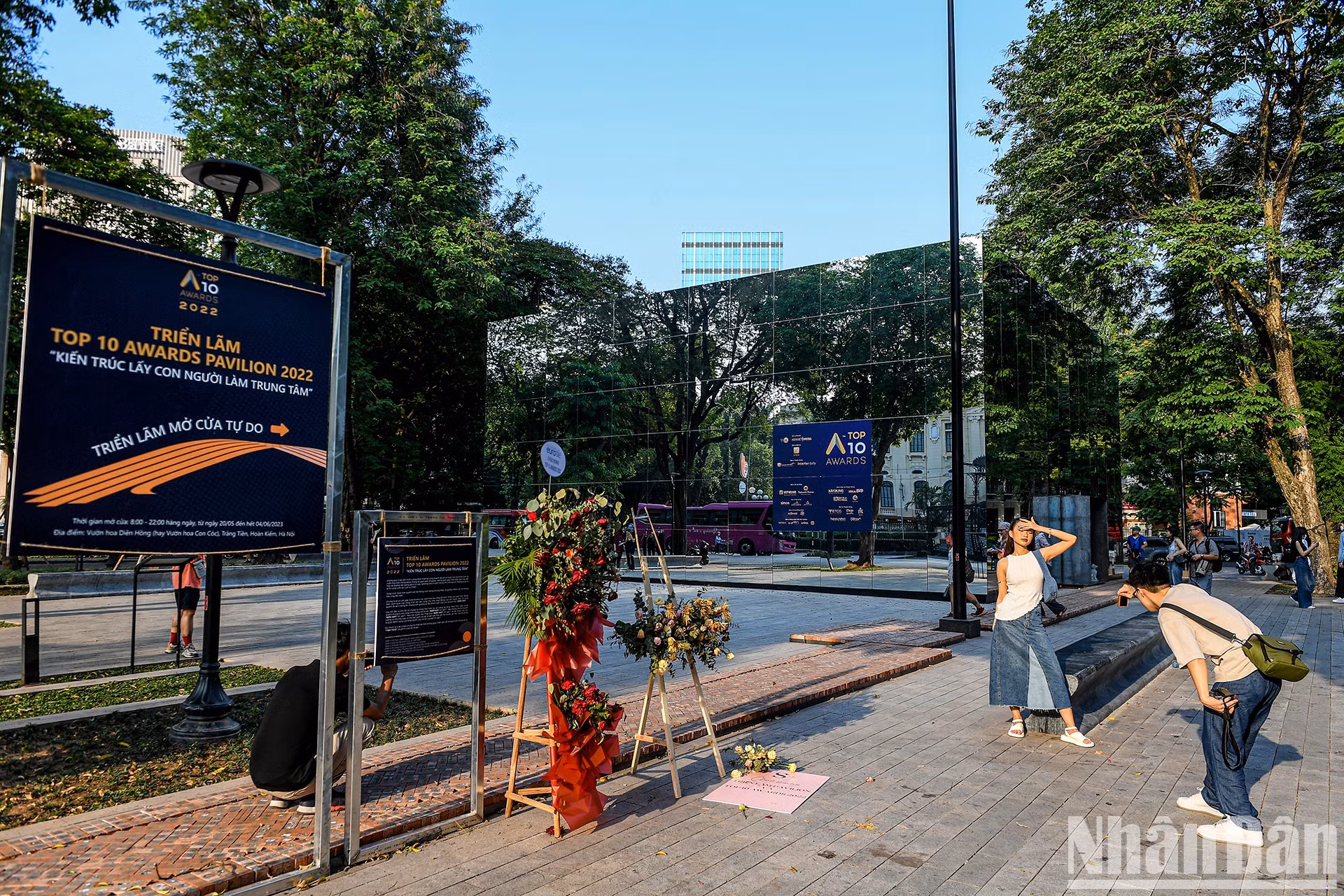 Выставка «Top 10 Awards Pavilion» бесплатно открыта до 4 июня, что обещает стать привлекающим местом для туристов.