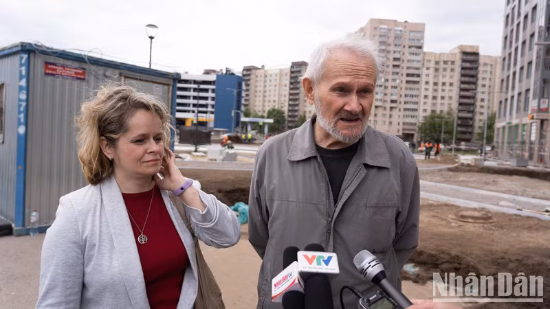 Господин Анатолий Чернов и его дочь.