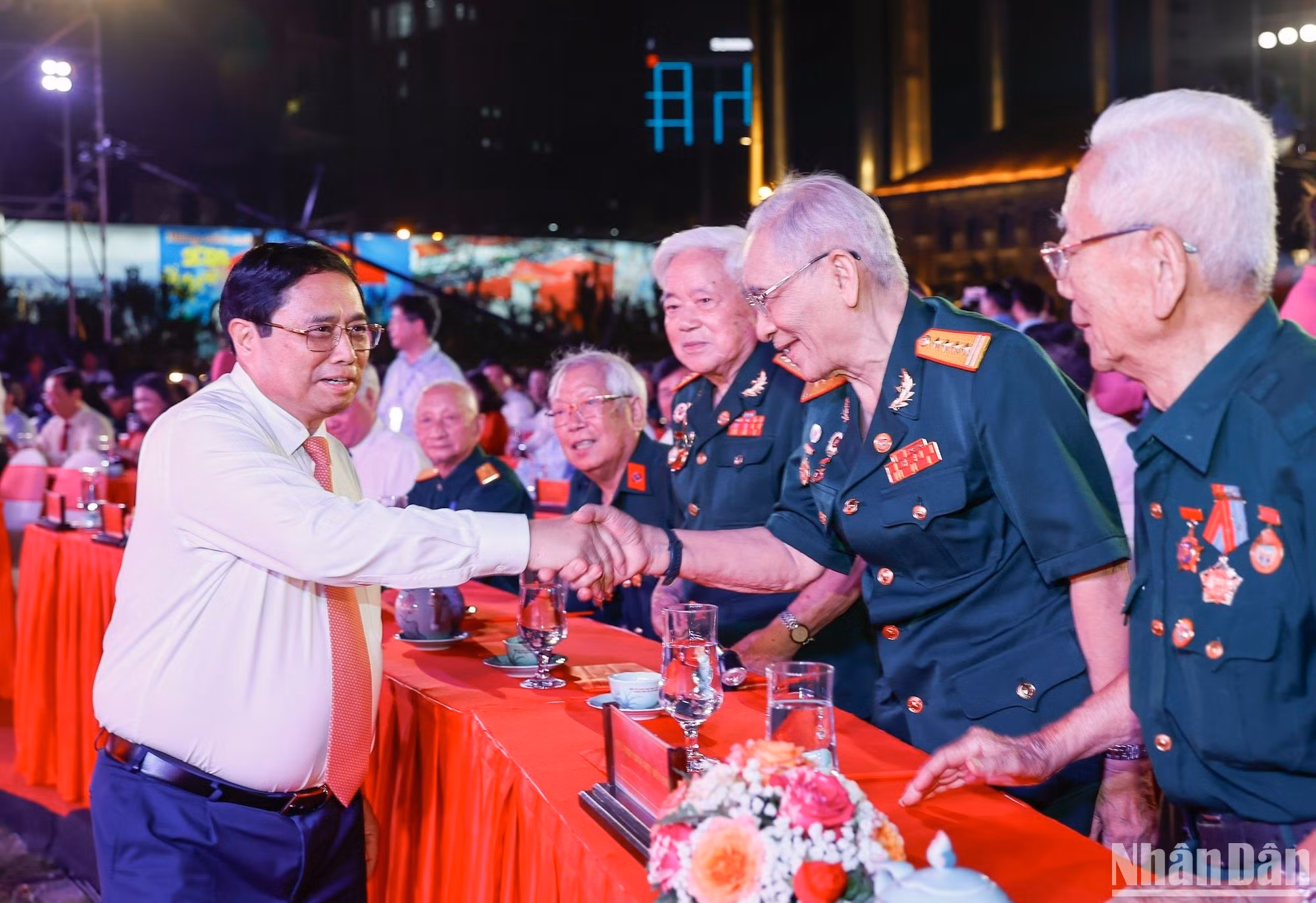 Премьер-министр Фам Минь Тьинь на мероприятии.