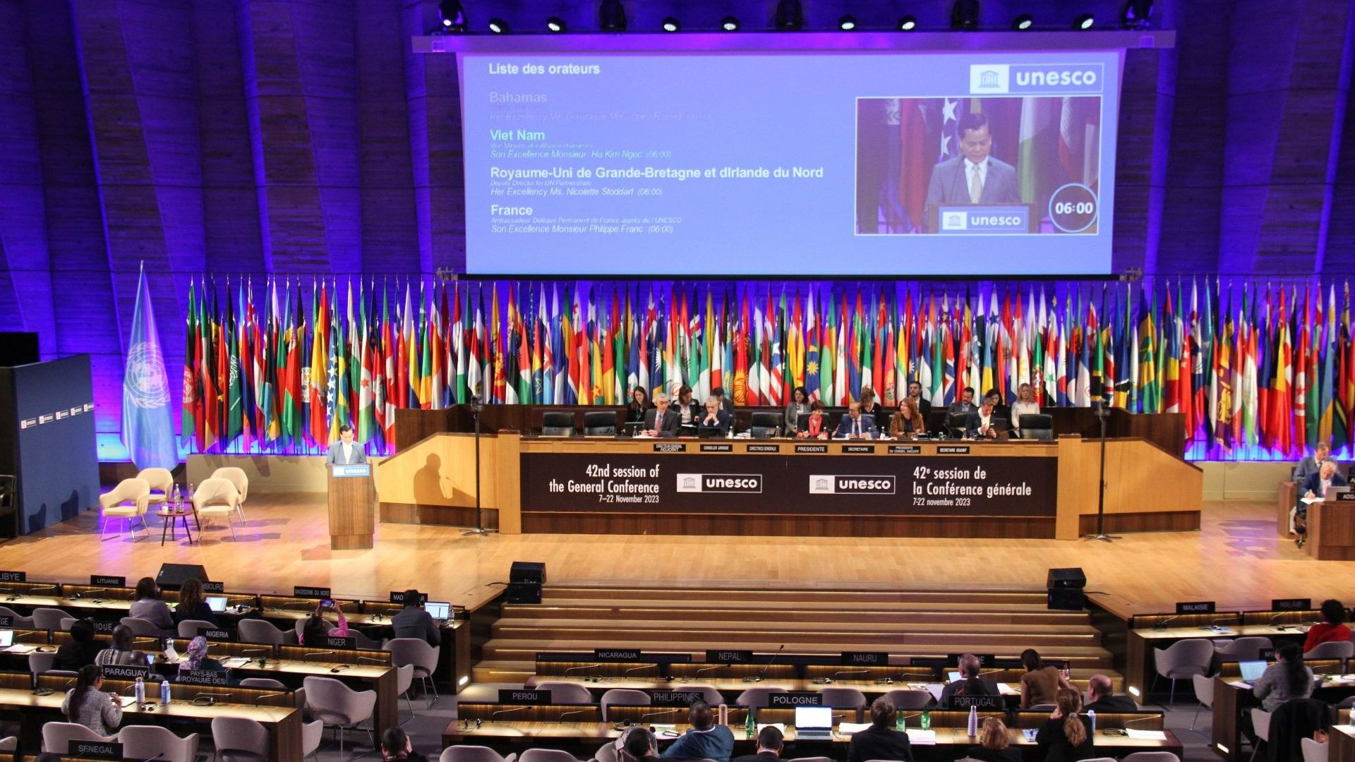 Заминистра иностранных дел Ха Ким Нгок выступает на 42-й сессии Генеральной конференции ЮНЕСКО. Фото: Кхай Хоан Заминистра иностранных дел Ха Ким Нгок выступает на 42-й сессии Генеральной конференции ЮНЕСКО. Фото: Кхай Хоан
