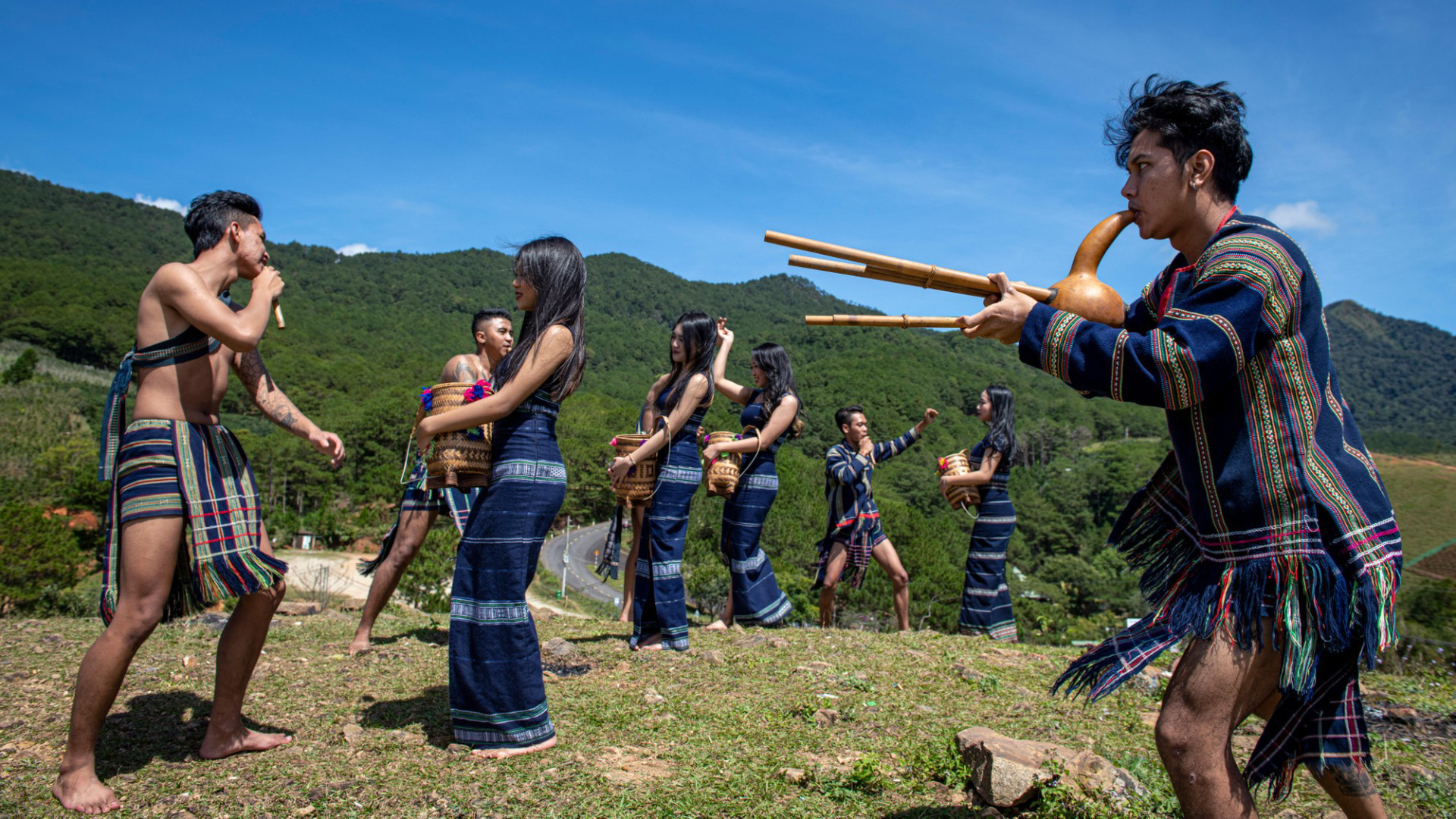 Наряды жителей Кохо. Фото: Тхань Дат Наряды жителей Кохо. Фото: Тхань Дат