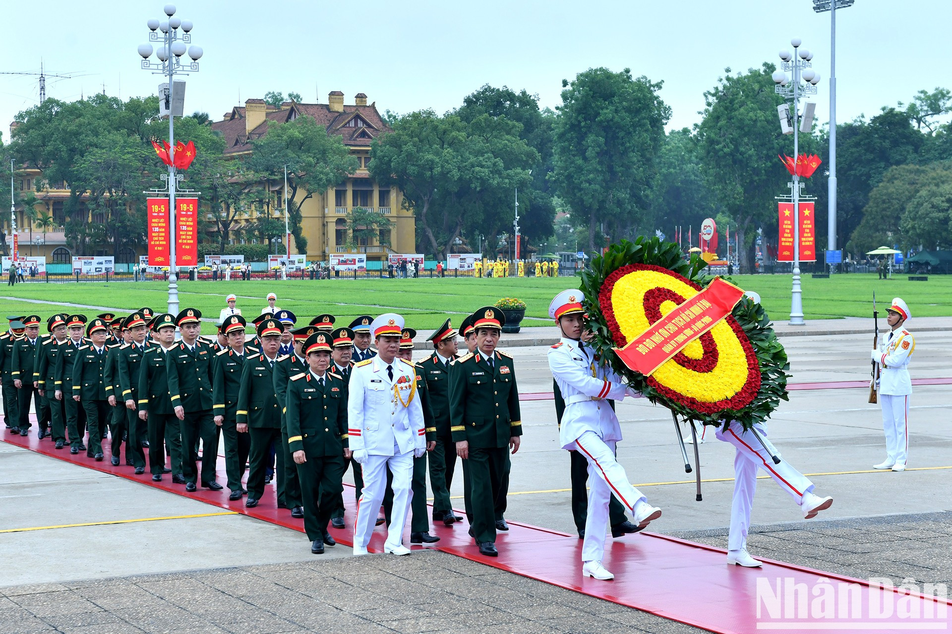 Делегация Центрального военного комитета и Министерства обороны. Делегация Центрального военного комитета и Министерства обороны.