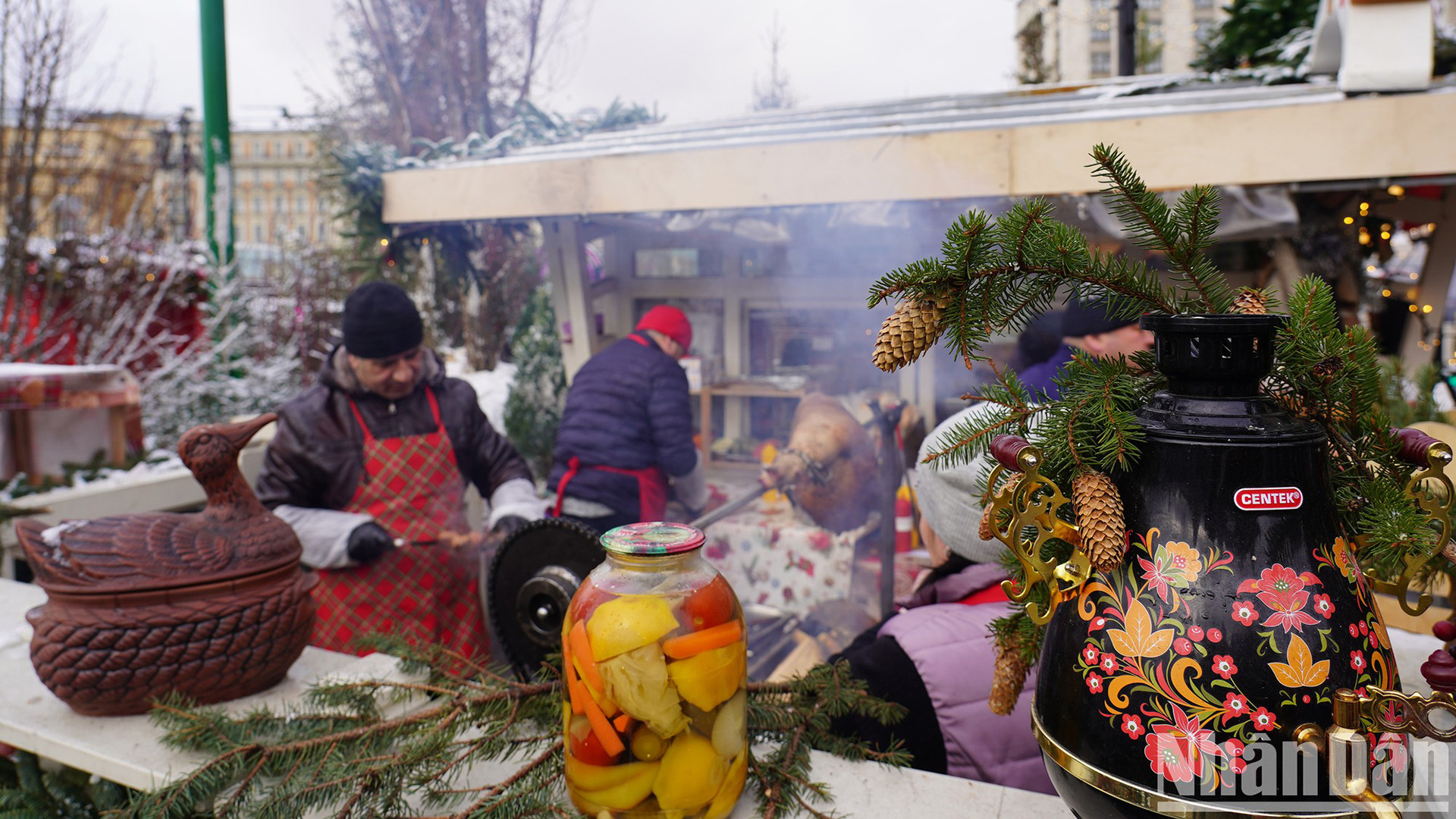 В этом году фестиваль открылся 15 декабря 2023 года и проходит по 8 января 2024 года.