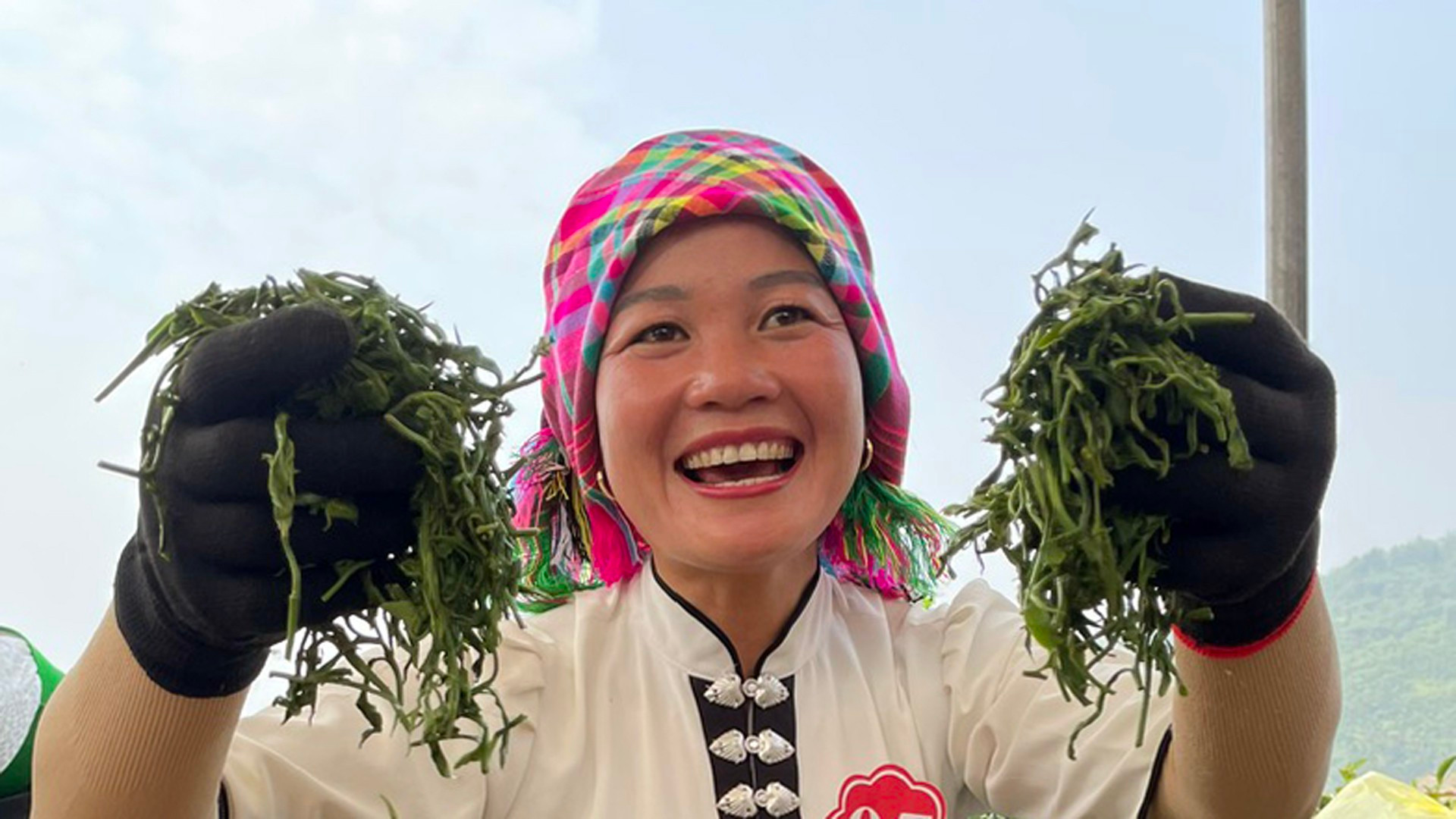 Радость фермеров чайного района при непосредственном производстве продуктов. Радость фермеров чайного района при непосредственном производстве продуктов.