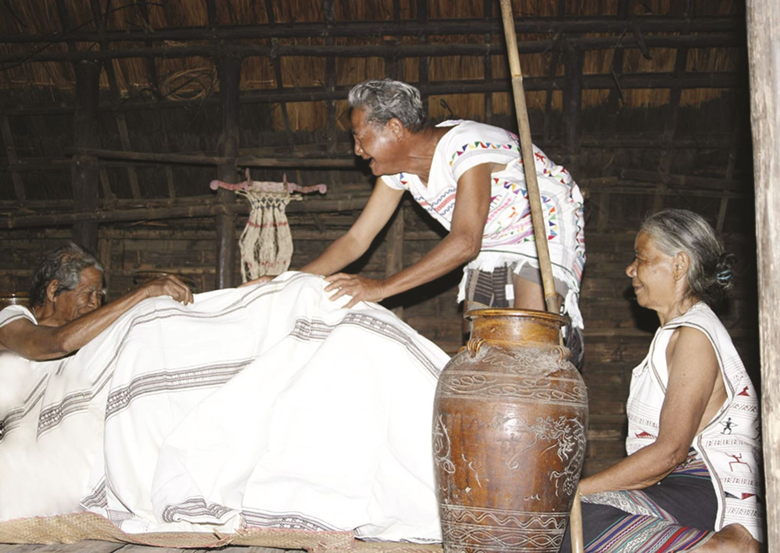 Ритуал сватовства для невесты и жениха считается самым важным ритуалом в свадьбе представителей народности Ма. Фото: Журнал «Культура и искусство» Ритуал сватовства для невесты и жениха считается самым важным ритуалом в свадьбе представителей народности Ма. Фото: Журнал «Культура и искусство»