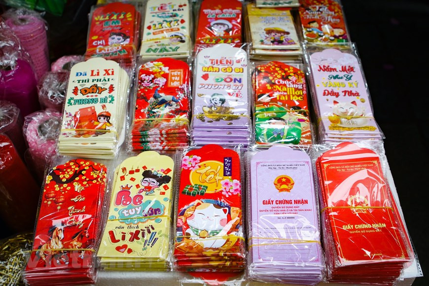 Помимо предметов для украшения, счастливые конверты «лиси» в самых разных стилях также привлекают большое внимание покупателей. Помимо предметов для украшения, счастливые конверты «лиси» в самых разных стилях также привлекают большое внимание покупателей.