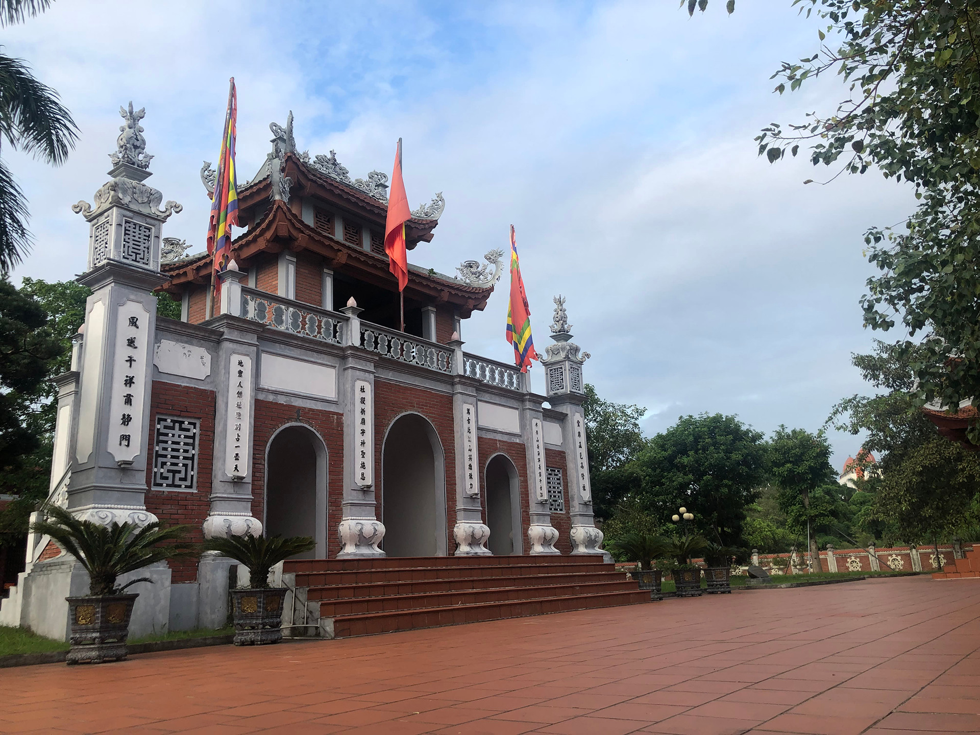 Храм Сатак. Храм Сатак.