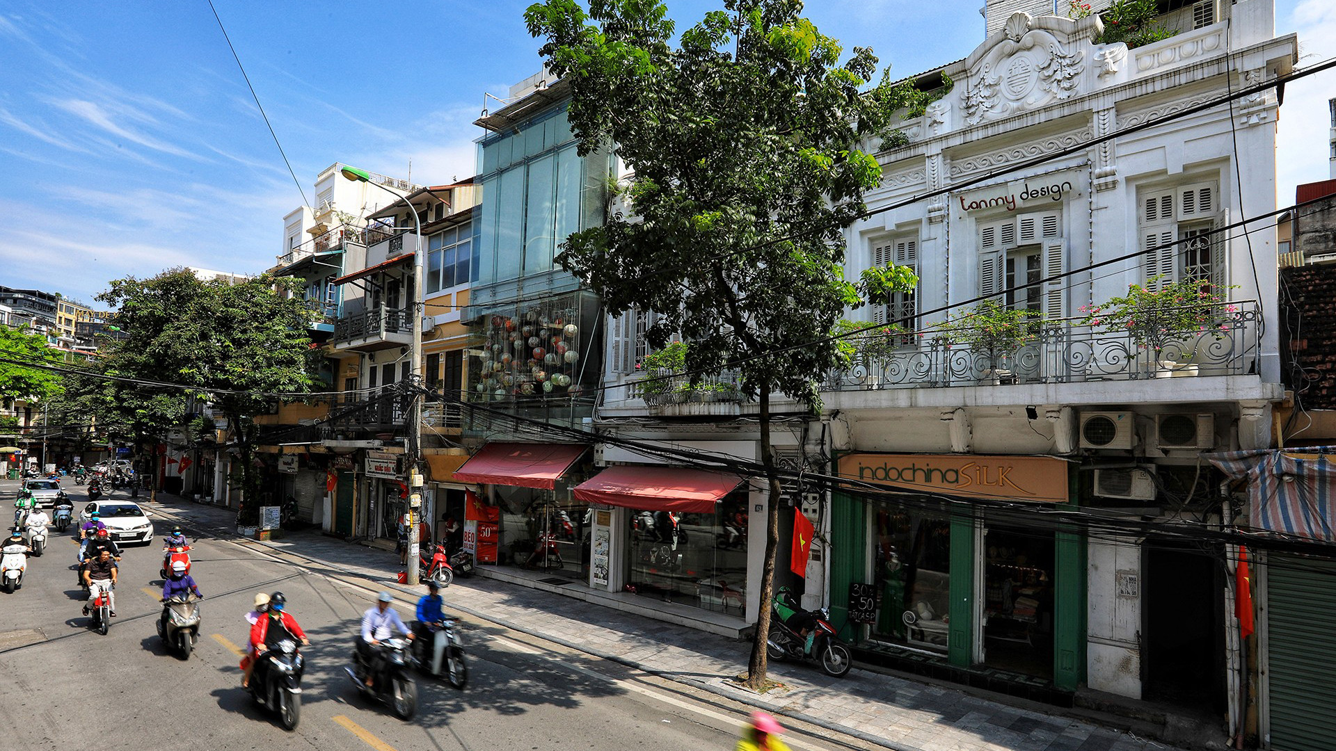 Улица Хангбонг с домами, сохраняющими древнюю французскую архитектуру. Улица Хангбонг с домами, сохраняющими древнюю французскую архитектуру.