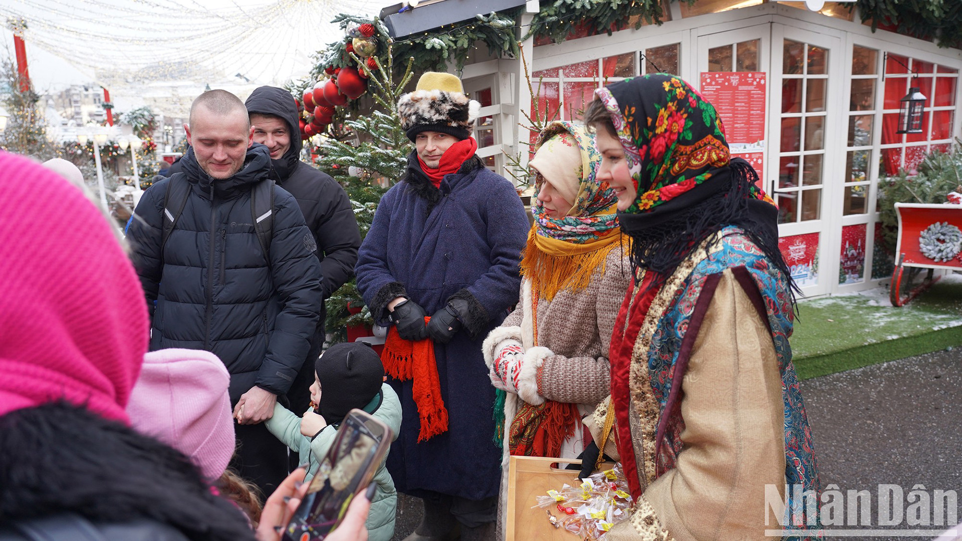По православию Рождество официально наступает у россиян 7 января.