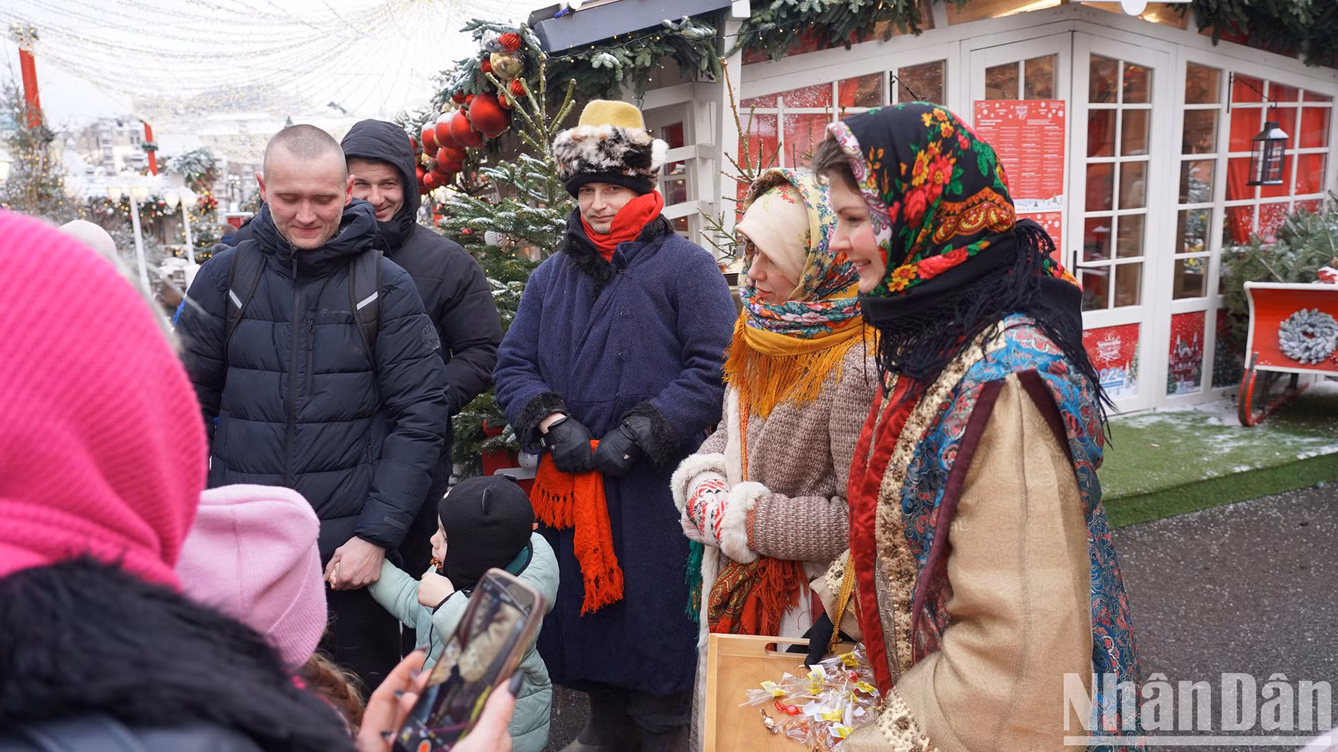 По православию Рождество официально наступает у россиян 7 января.