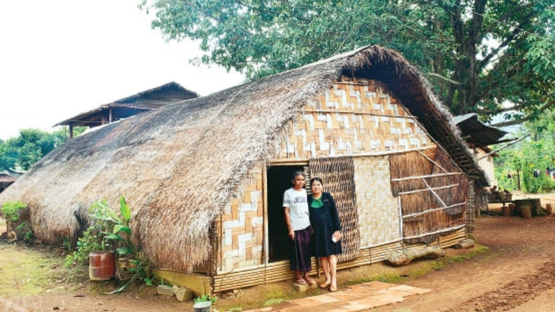 Длинный дом стиенгцев. Фото: Газета «Народности и развитие» Длинный дом стиенгцев. Фото: Газета «Народности и развитие»
