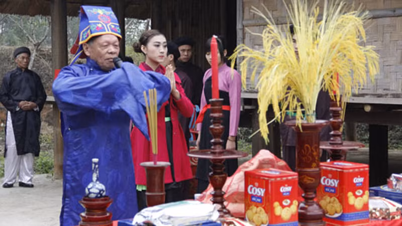 Церемония молитвы об урожае представителей народности Шантяй. Фото: Деревня культуры и туризма народностей Вьетнама