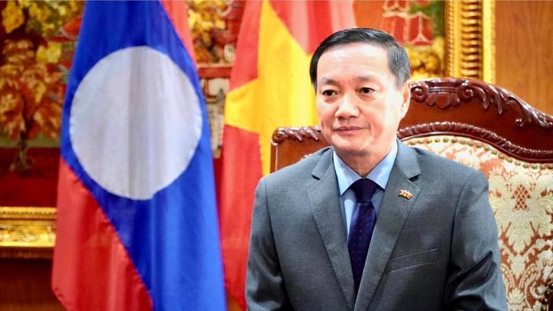 Посол Вьетнама в Лаосе Нгуен Ба Хунг Посол Вьетнама в Лаосе Нгуен Ба Хунг