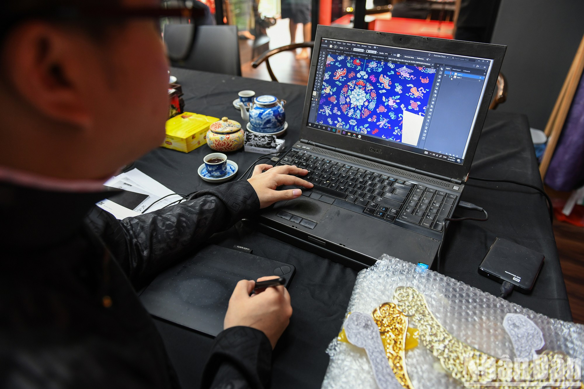 Они также изучили международные аукционные площадки и некоторые музеи в Европе и Америке в поисках сохранившихся изображений.