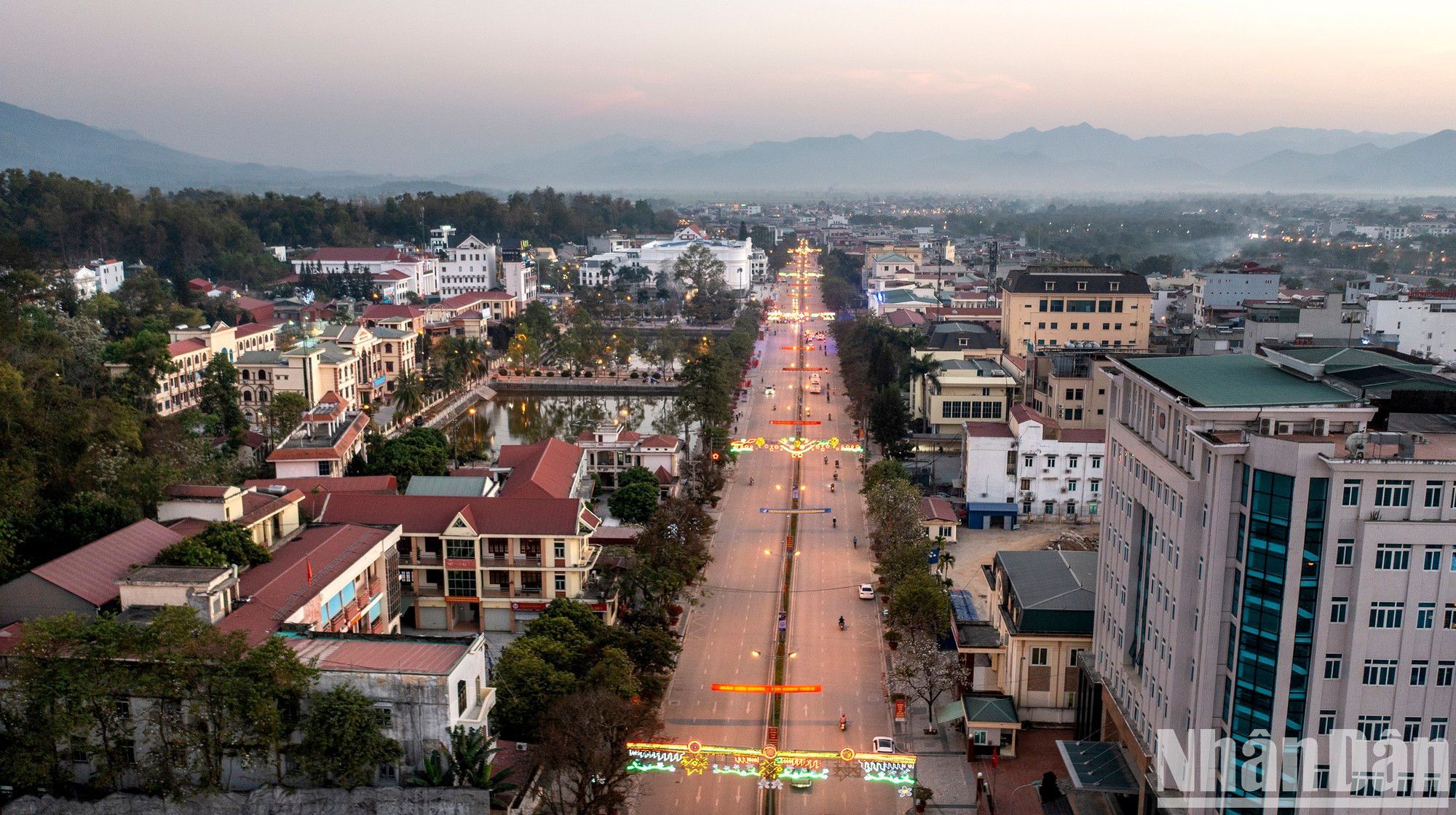 Главная улица города Дьенбьенфу носит имя генерала армии Во Нгуен Зяпа. Главная улица города Дьенбьенфу носит имя генерала армии Во Нгуен Зяпа.