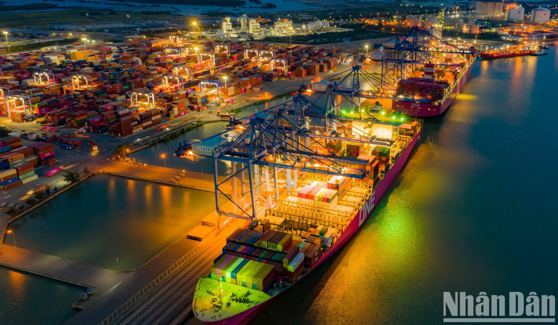 Импортно-экспортная деятельность в порту Фуми провинции Бариа-Вунгтау.