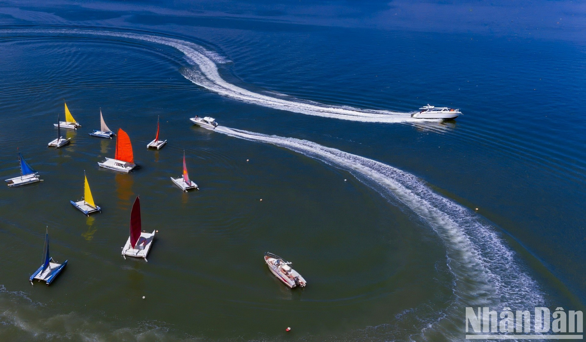 Развитие морского туризма приносит очень большую экономическую ценность прибрежным провинциям и городам.