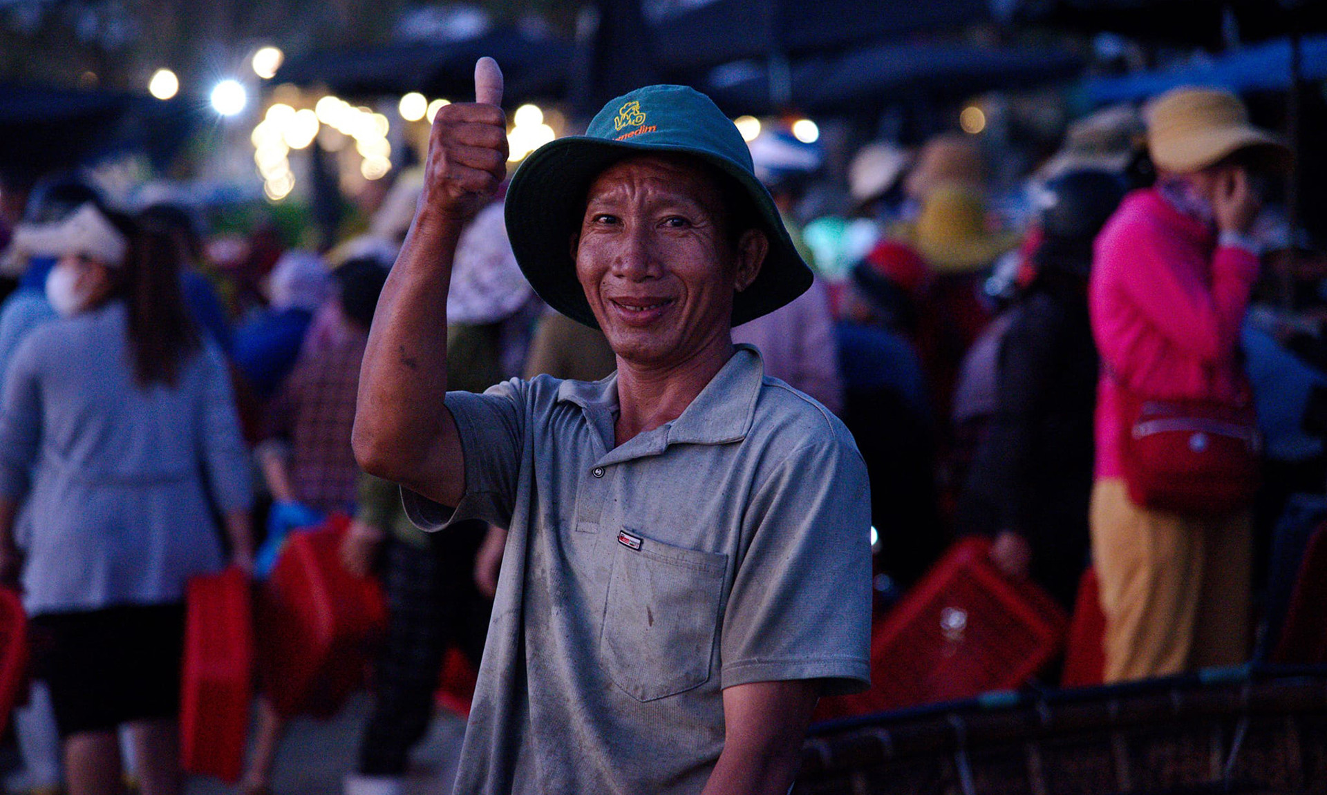 Община Тамтиен привлекает туристов тем, что с одной стороны протекает река, а с другой расположено море. Община Тамтиен привлекает туристов тем, что с одной стороны протекает река, а с другой расположено море.