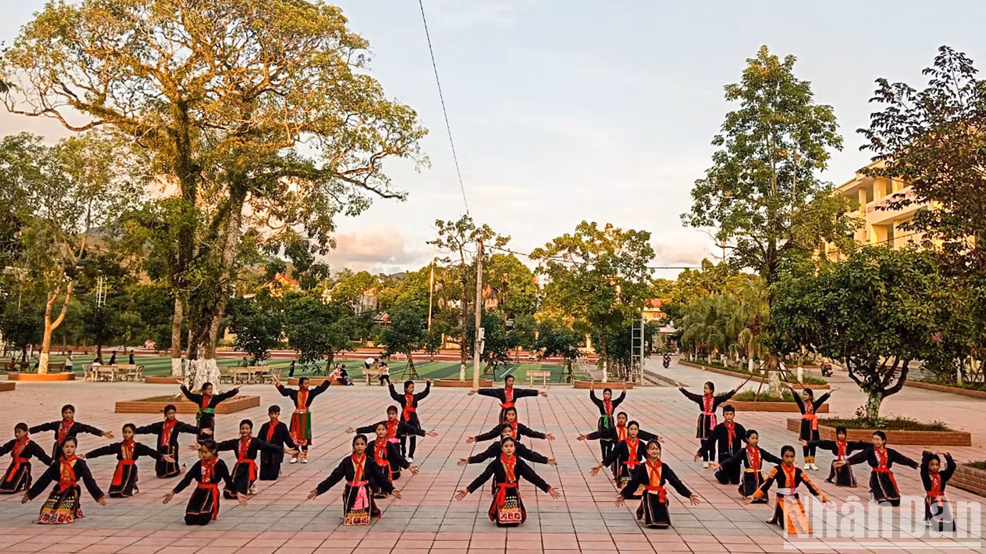 «Счастливая школа» в высокогорье Батье