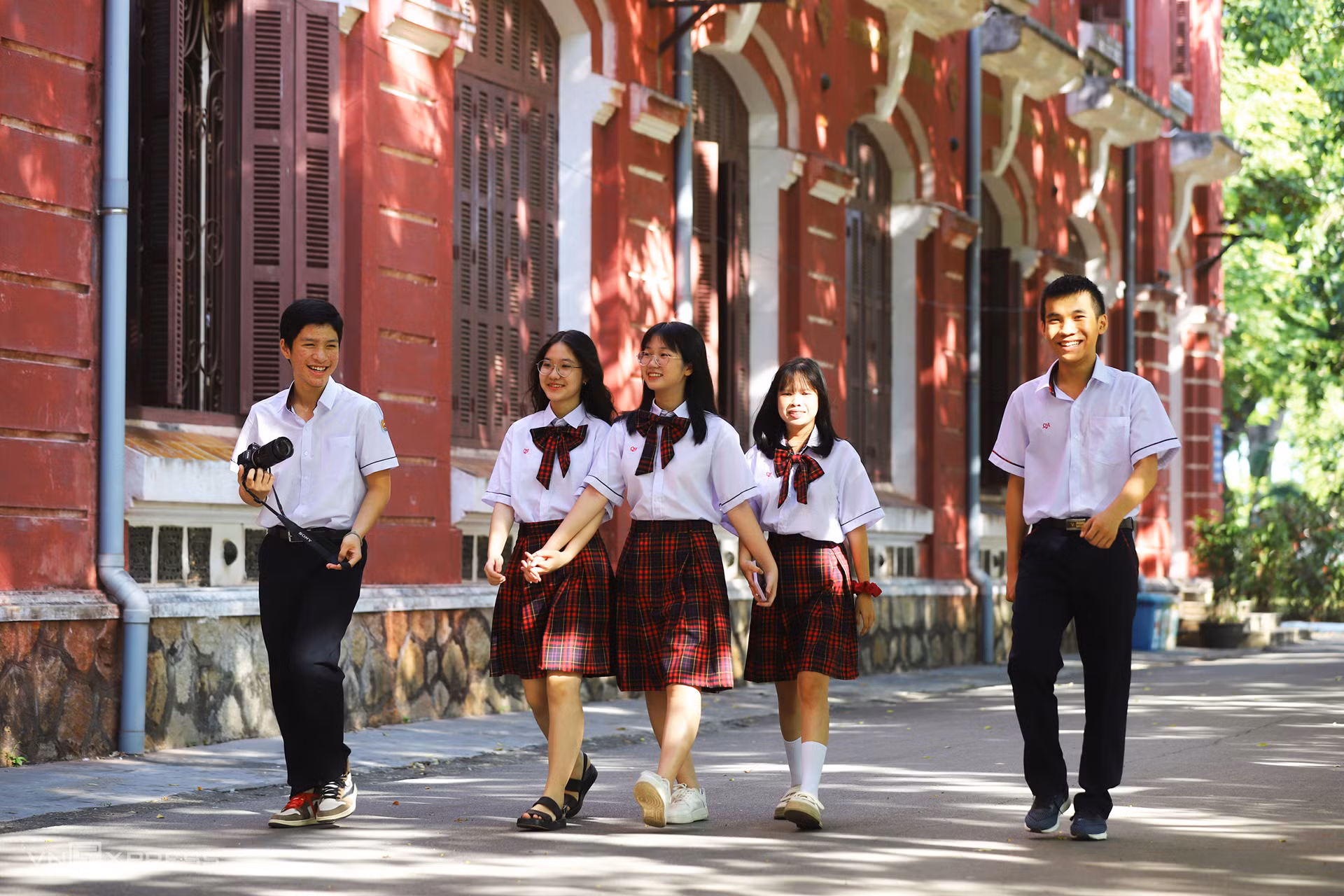 Старинная красота более 120-летней школы, где обучают талантливых людей для страны.