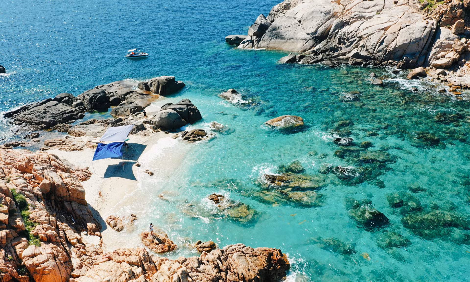 Хонтай, расположенный в одной из самых красивых бухт Вьетнама, обладает нетронутой красотой.