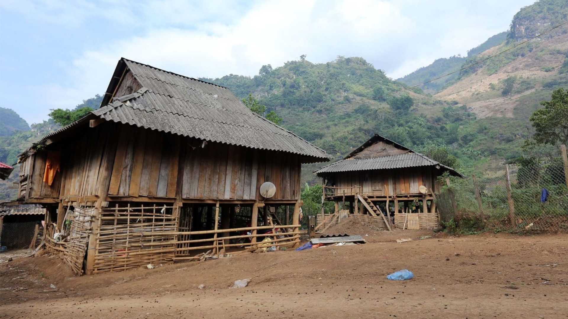 Традиционный дом народности Кханг. Фото: dantoctongiao.vietnamnet.vn Традиционный дом народности Кханг. Фото: dantoctongiao.vietnamnet.vn