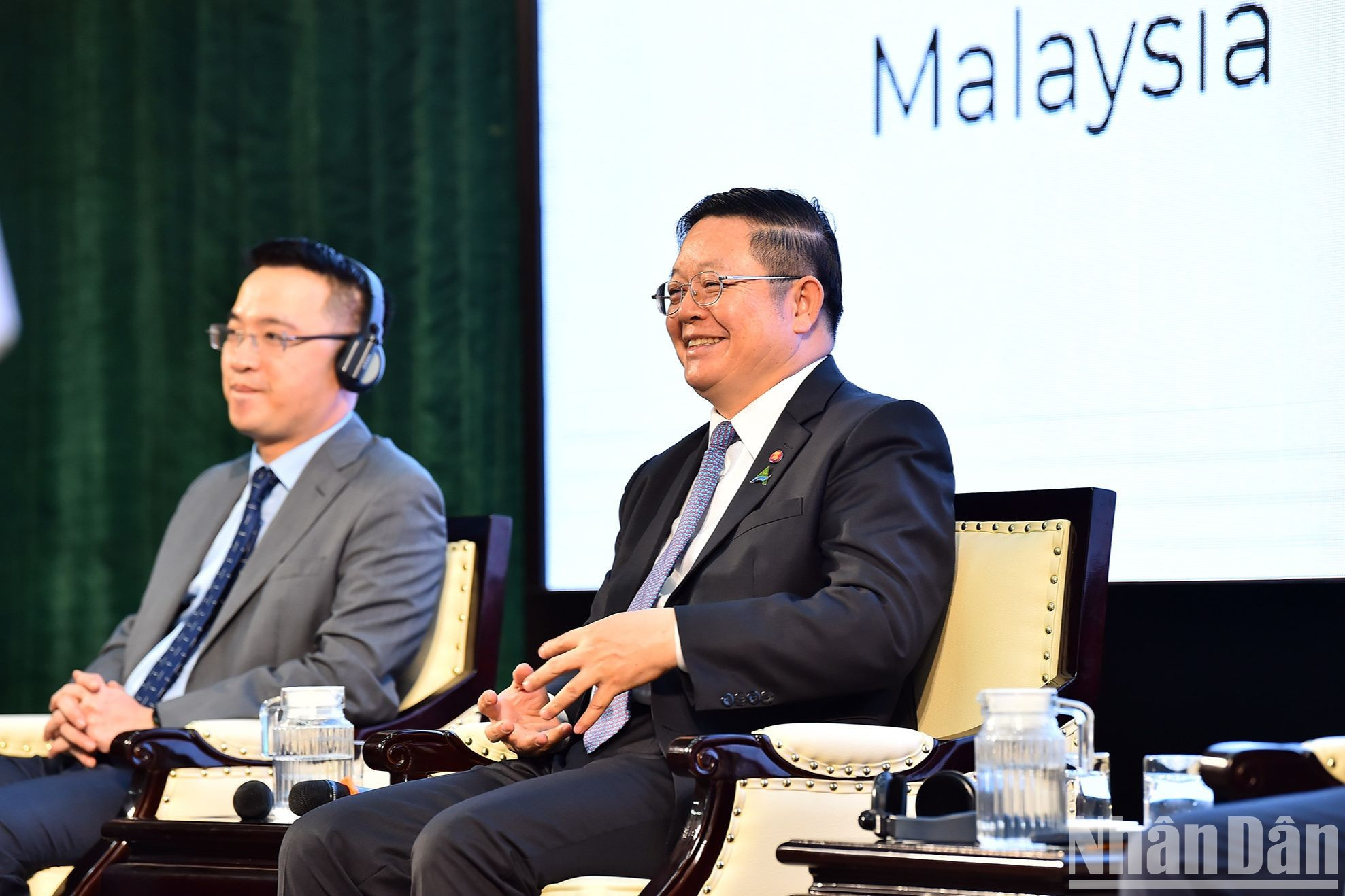 Мероприятие не только продемонстрировало важность АСЕАН, но и создало открытый форум, на котором молодое поколение АСЕАН могло поделиться своими мнениями и взглядами на вопрос формирования будущего региона. Мероприятие не только продемонстрировало важность АСЕАН, но и создало открытый форум, на котором молодое поколение АСЕАН могло поделиться своими мнениями и взглядами на вопрос формирования будущего региона.