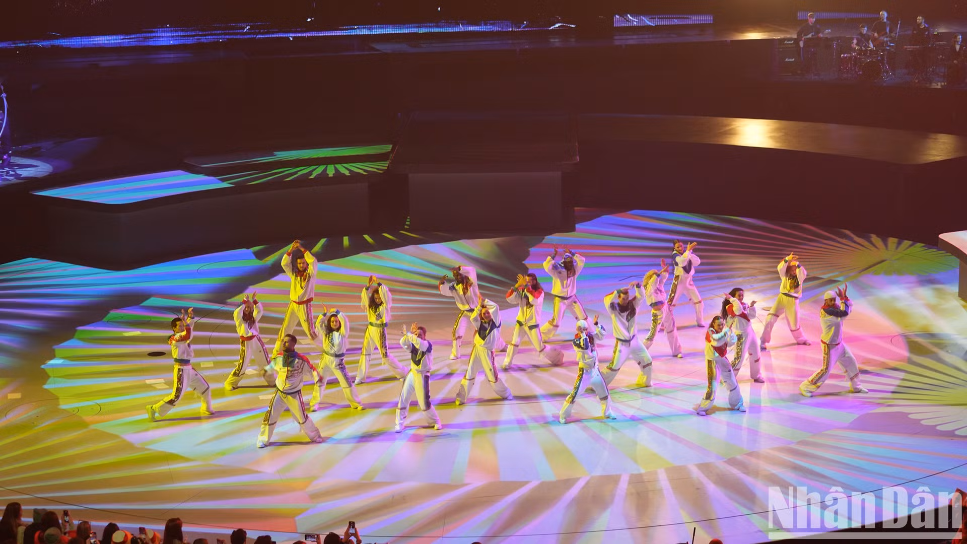 В программу фестиваля входят образовательные, культурные, научные и спортивные мероприятия, мастер-классы, дискуссии, панельные сессии и тренировки, выступления лучших творческих коллективов и др. В программу фестиваля входят образовательные, культурные, научные и спортивные мероприятия, мастер-классы, дискуссии, панельные сессии и тренировки, выступления лучших творческих коллективов и др.